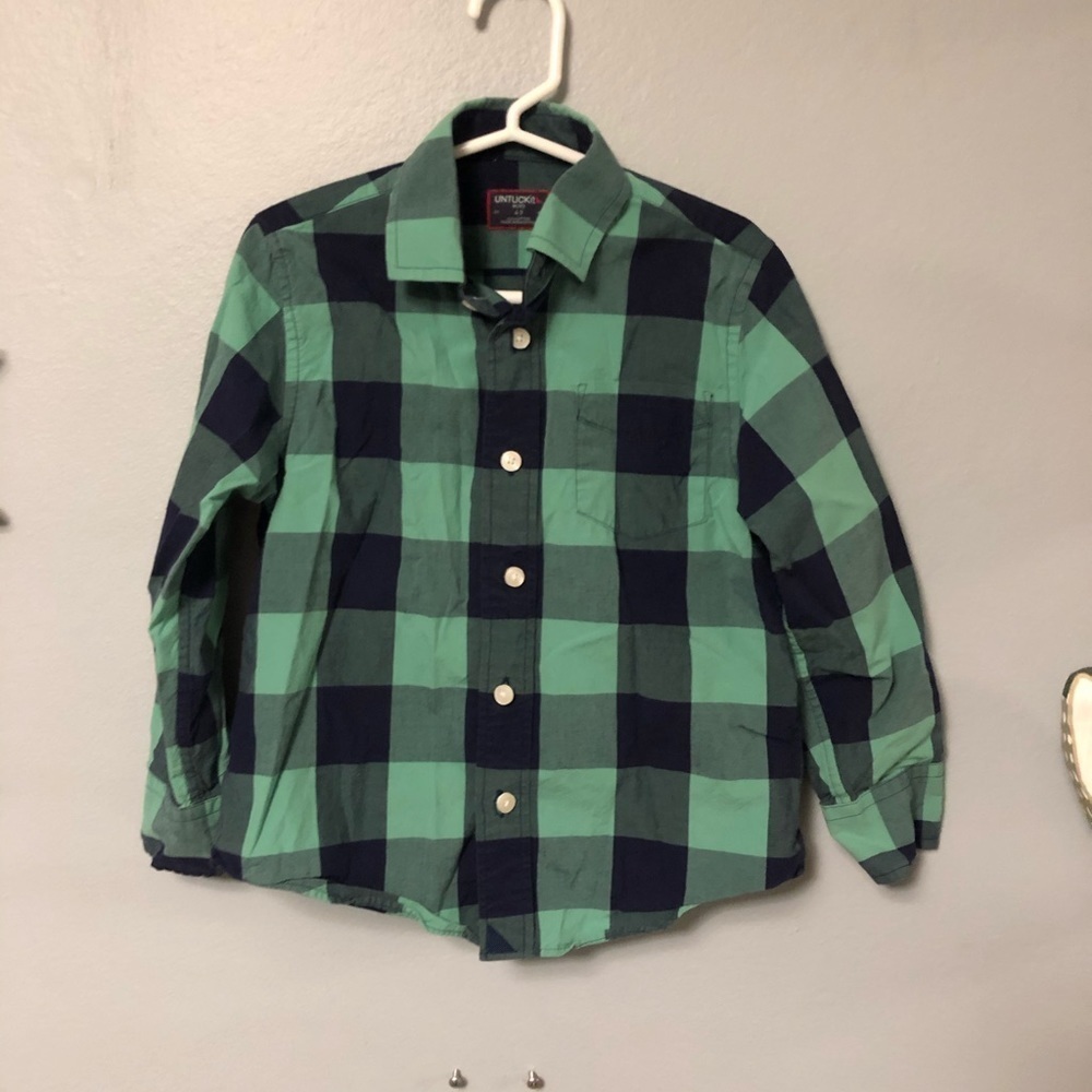 UNTUCKit boys button down size 4-5